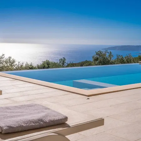 Andriana Villa